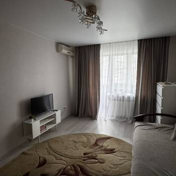 Сдается 1-комнатная квартира, 40 м²