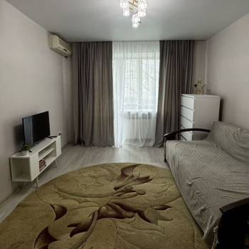 Сдается 1-комнатная квартира, 40 м²