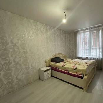 Продается 1-комнатная квартира, 37 м²