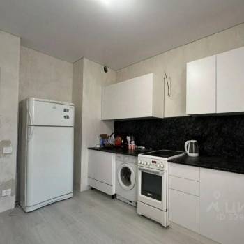 Продается 1-комнатная квартира, 37 м²