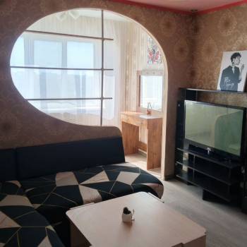 Продается 1-комнатная квартира, 42 м²