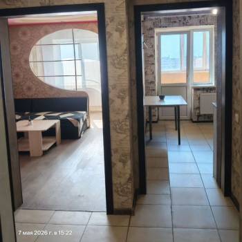 Продается 1-комнатная квартира, 42 м²