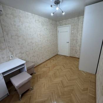Сдается Многокомнатная квартира, 60 м²