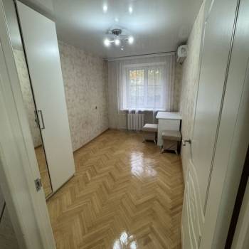 Сдается Многокомнатная квартира, 60 м²