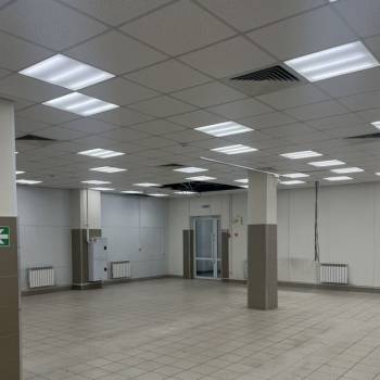 Сдается Нежилое помещение, 400 м²