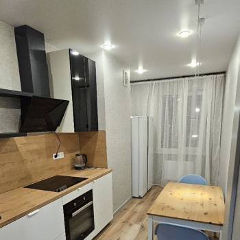 Сдается 1-комнатная квартира, 38 м²