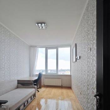 Продается 2-х комнатная квартира, 79 м²