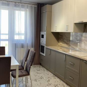 Сдается 2-х комнатная квартира, 70 м²