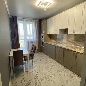 Сдается 2-х комнатная квартира, 70 м²