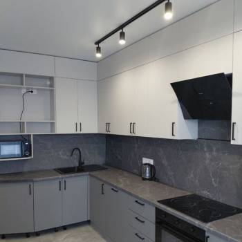 Сдается 2-х комнатная квартира, 77 м²