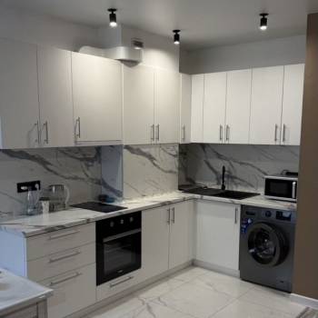 Продается 1-комнатная квартира, 42 м²