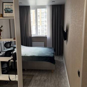 Продается 1-комнатная квартира, 42 м²