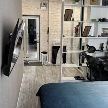 Продается 1-комнатная квартира, 42 м²