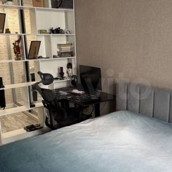 Продается 1-комнатная квартира, 42 м²