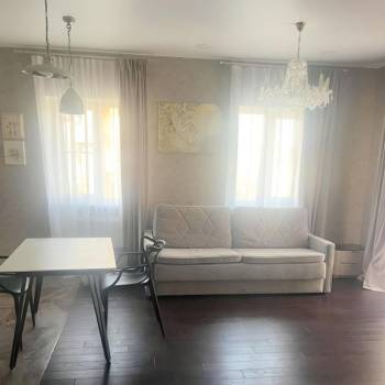 Сдается 2-х комнатная квартира, 83 м²