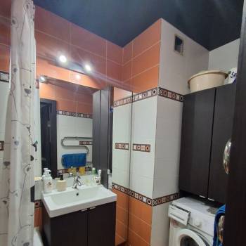 Продается Многокомнатная квартира, 76 м²