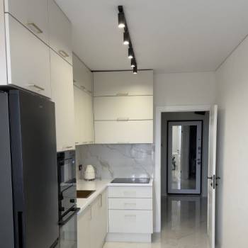 Продается 1-комнатная квартира, 42 м²