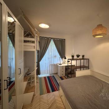 Сдается 1-комнатная квартира, 49 м²