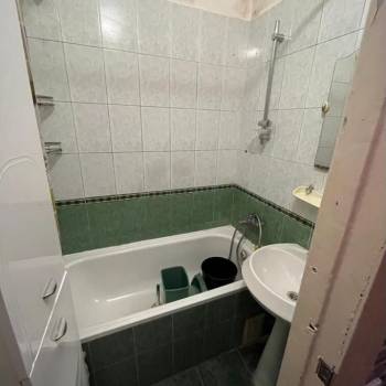 Продается Многокомнатная квартира, 70 м²