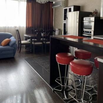 Сдается 1-комнатная квартира, 53 м²