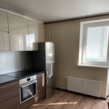 Сдается 2-х комнатная квартира, 75 м²