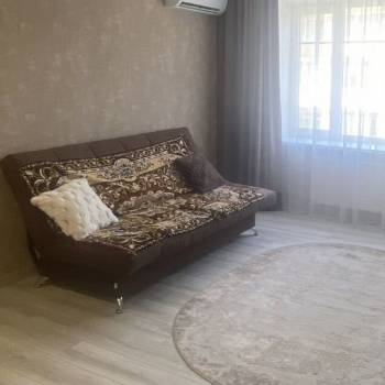 Продается 1-комнатная квартира, 43 м²