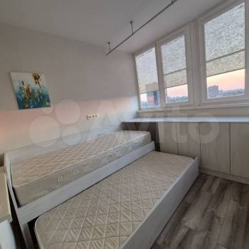 Продается 1-комнатная квартира, 57 м²