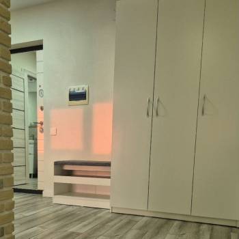 Продается 1-комнатная квартира, 57 м²