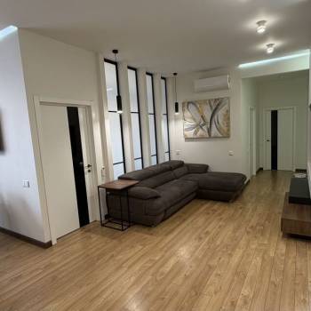 Продается Многокомнатная квартира, 109 м²