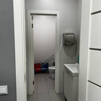 Сдается Нежилое помещение, 258 м²