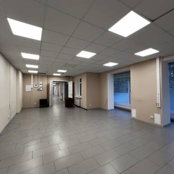 Сдается Нежилое помещение, 258 м²