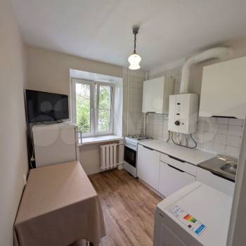 Продается 1-комнатная квартира, 32 м²