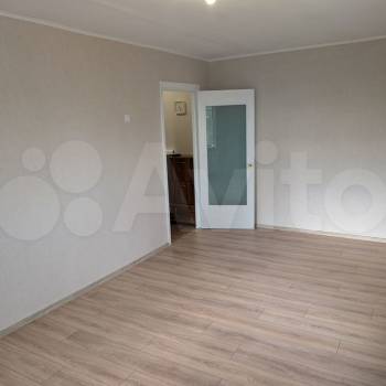 Продается 1-комнатная квартира, 32 м²
