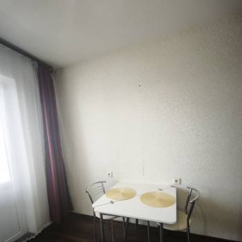 Продается 1-комнатная квартира, 37 м²
