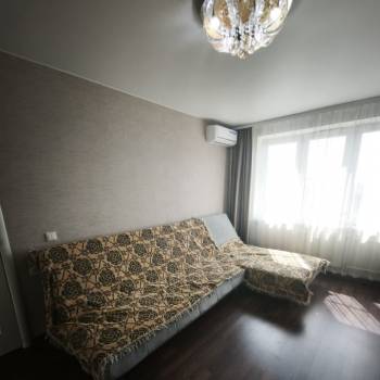 Продается 1-комнатная квартира, 37 м²
