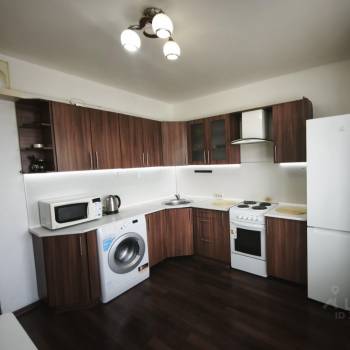 Продается 1-комнатная квартира, 37 м²