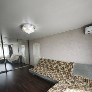 Продается 1-комнатная квартира, 37 м²