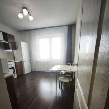 Продается 1-комнатная квартира, 37 м²