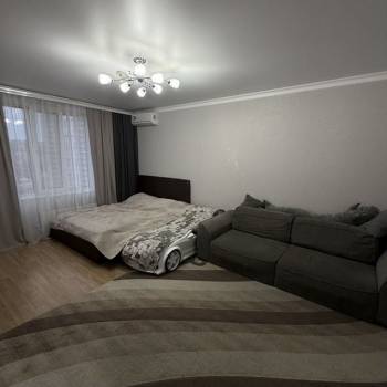 Продается 1-комнатная квартира, 42,7 м²