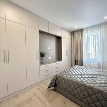 Продается Многокомнатная квартира, 81 м²