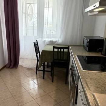 Продается 1-комнатная квартира, 35 м²