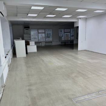 Сдается Нежилое помещение, 185 м²