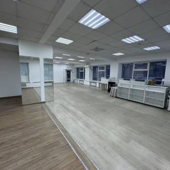 Сдается Нежилое помещение, 185 м²