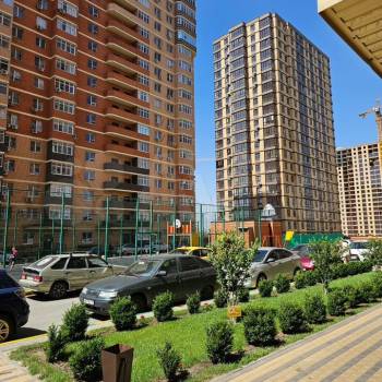 Сдается Многокомнатная квартира, 100 м²