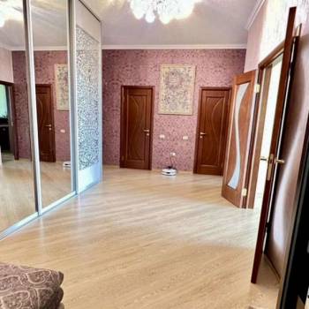 Сдается Многокомнатная квартира, 110 м²