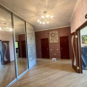 Сдается Многокомнатная квартира, 110 м²