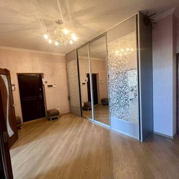 Сдается Многокомнатная квартира, 110 м²