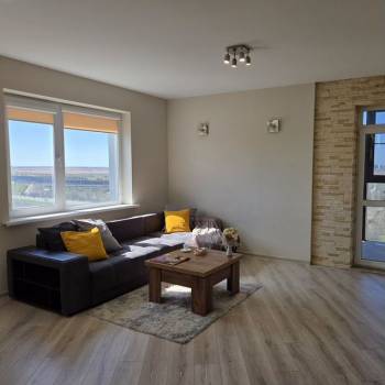 Продается 1-комнатная квартира, 81,4 м²