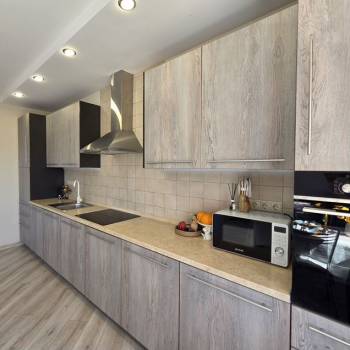 Продается 1-комнатная квартира, 81,4 м²