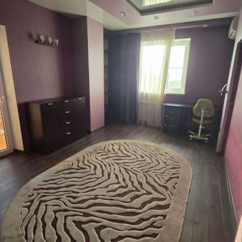Сдается 2-х комнатная квартира, 75 м²
